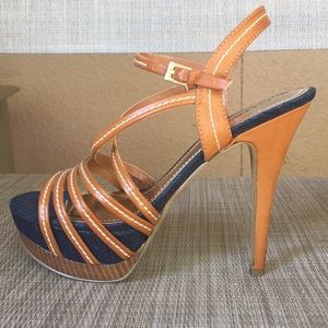 Guess high heel shoes